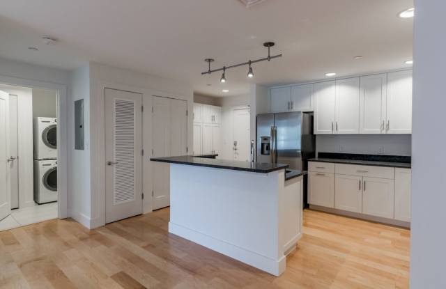 1BR/1BA - Beautiful Updated Condo in Downtown Portland photos photos