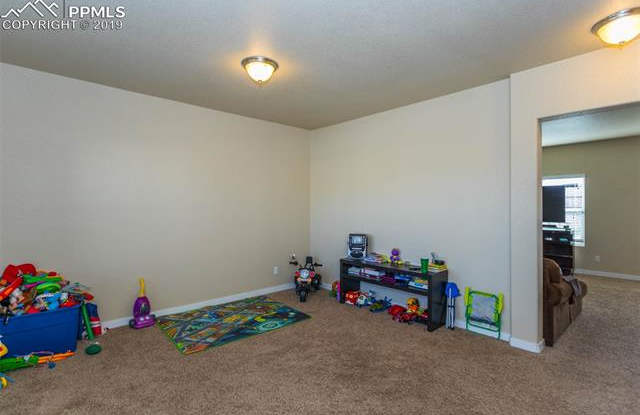 7318 Dutch Loop Gallery 2