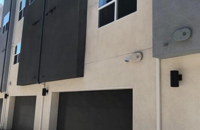 Coming Soo!! Beautiful 4bed/3bath Townhome in Fashion Valley **Move in Special Half off 1st month's rent** photos photos