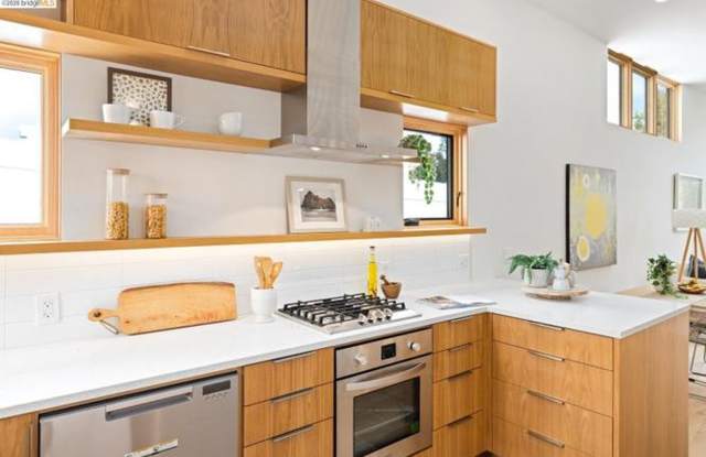 Modern Berkeley Living, Steps from 4th Street Gallery 4