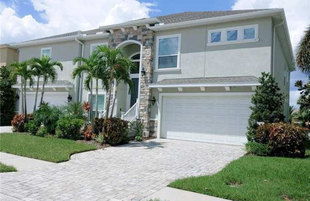 327 MANATEE LANE - 327 Manatee Lane, Tarpon Springs, FL 34689