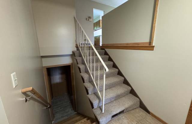 8090 Urbandale Ln N Gallery 2