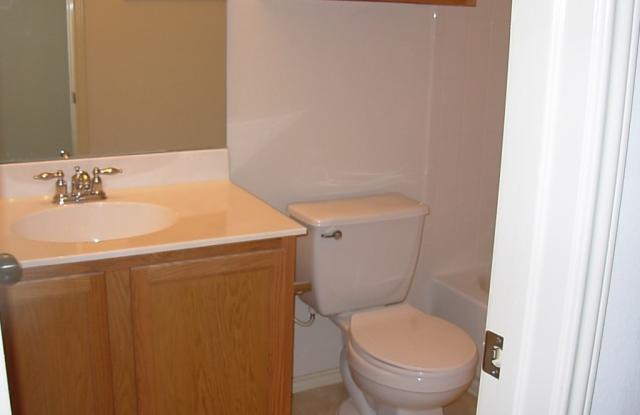 Awesome 3/2.5/2 in Grand Oaks! Gallery 4