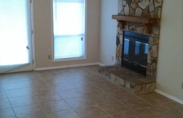 Apartment for rent - 2 bedroom - 2 bathroom Available July 20th Gallery 1