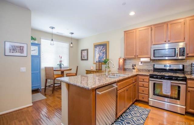 Beautiful 4 bedroom, 4 full bathroom home in the highly sought after community of Riverwalk Gallery 3