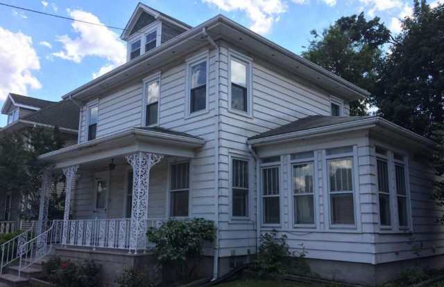 Coming Soon! 4 Bedroom, 2 Bath Home in York, Pa! photos photos