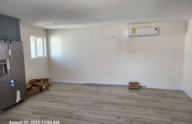 3677 Marlborough Ave - 3 photos photos
