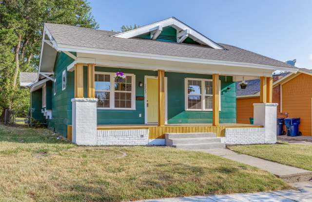 1723 West Park Place Gallery 3