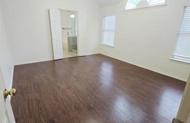 205 Trailwood Drive Gallery 4
