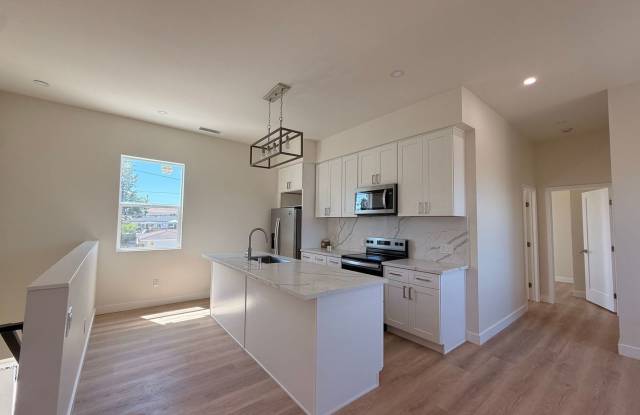 Built in 2026!! 4 Bed / 2 Bath Home on Ewing (Near Campus) Gallery 2