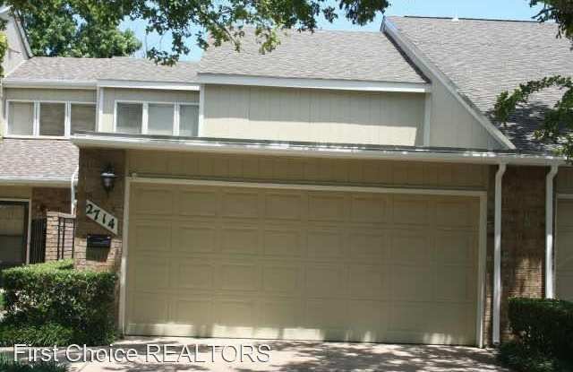 2714 Creek Wood Ct - 2714 Creek Wood Ct, Carrollton, TX 75006