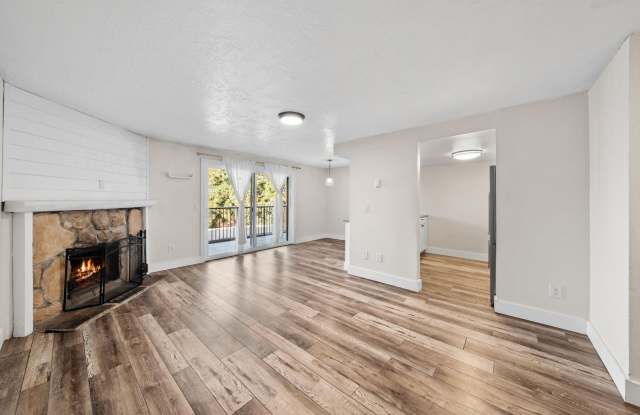 2-Bed Condo in Kent – Fireplace, Balcony Convenient Location! photos photos 2-Bed Condo in Kent – Fireplace, Balcony Convenient Location! photos photos