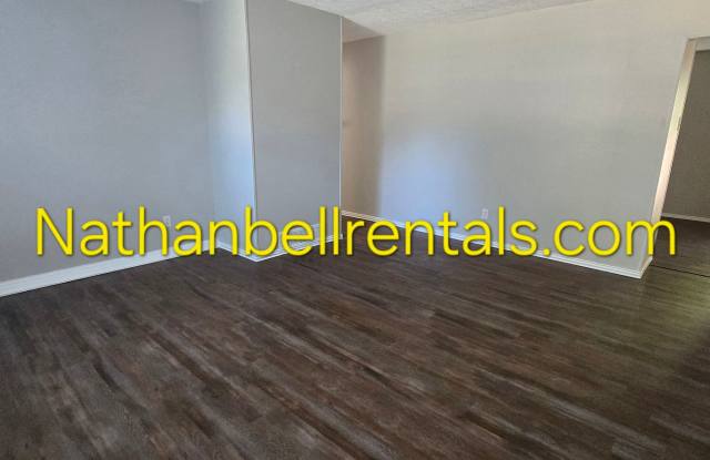 Single Family Home: 3 bed, 1 bath Gallery 3