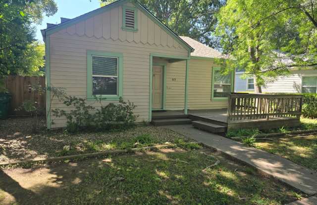 Very unique property in Central Chico-5 Bed/3 Bath Gallery 3