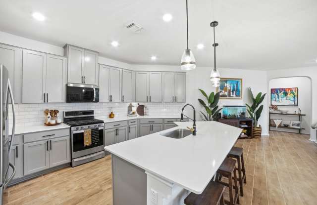 3 bedroom, 2 bathroom home in Hutto - 517 Lady Swiss Lane, Williamson County, TX 78634