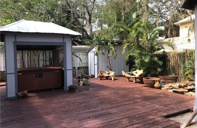 204 S MAYO STREET - 204 S Mayo St, Palm Harbor, FL 34683