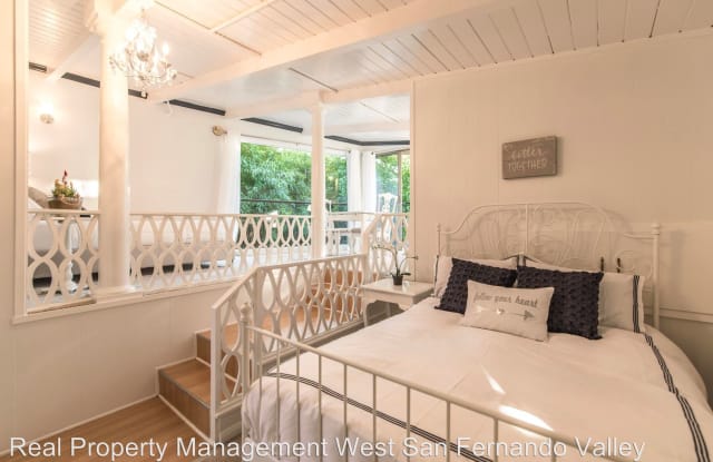 3692 Fredonia Dr - 3692 Fredonia Drive, Los Angeles, CA 90068