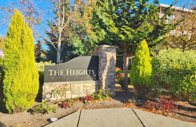Spacious 2 Bed 2 Bath Townhome in SeaTac. Gallery 1