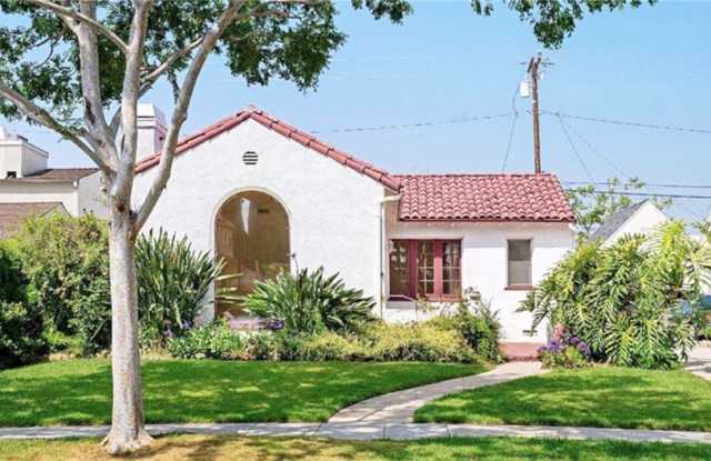 241 S Crescent Drive - 241 South Crescent Drive, Beverly Hills, CA 90212