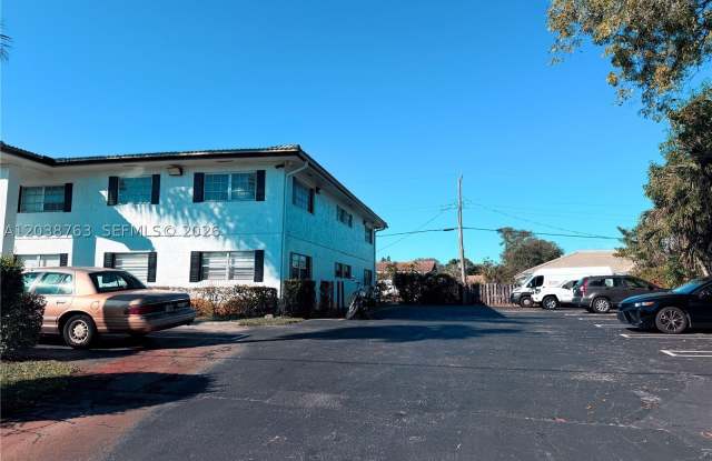 4240 Woodside Dr Gallery 2