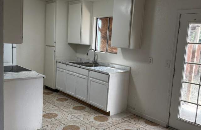 Charming 3BR Home in Stockton photos photos