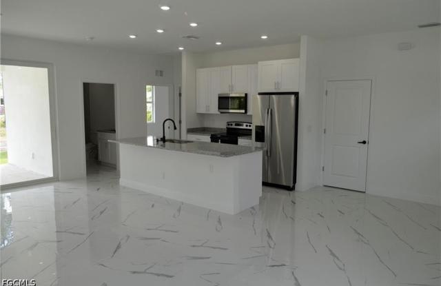 2611 Carol Place Gallery 4