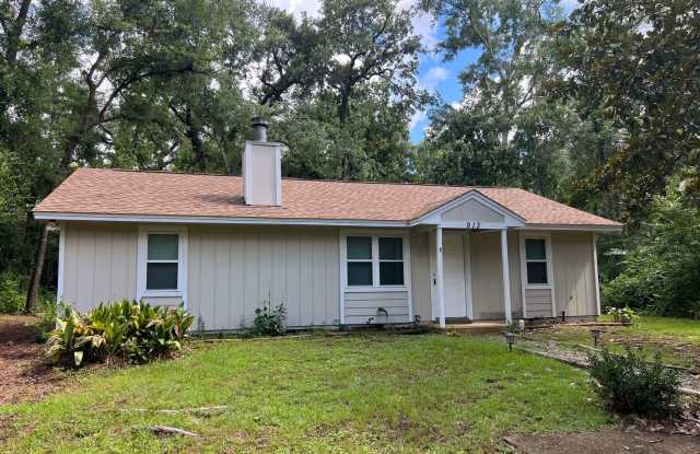 2 Bed / 2 Bath in Super Popular Renegade Village! Gallery 1
