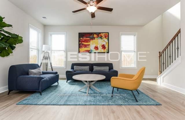 501 Fiery Warbler Street Gallery 3