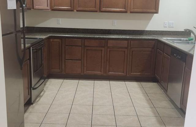 3 Bed 2 Bath one story duplex w/ single car garage in Moses Lake Gallery 4