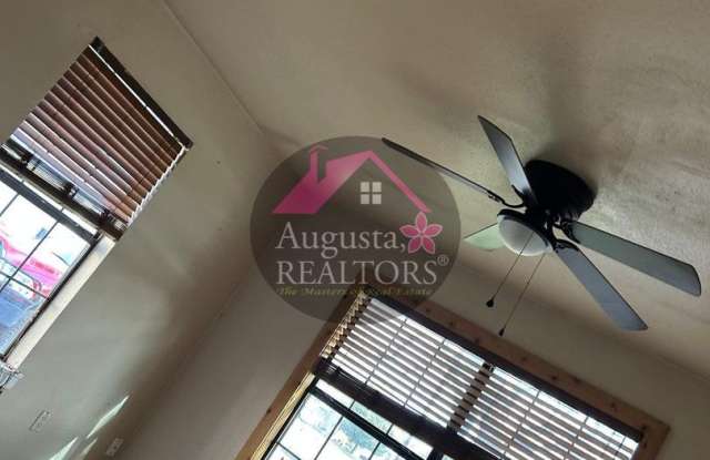 3 Bed 1 Bath!! Gallery 3
