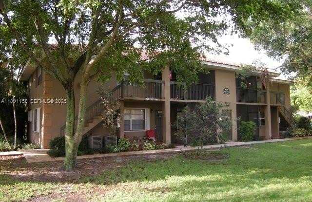 10480 NW 8th St photos photos