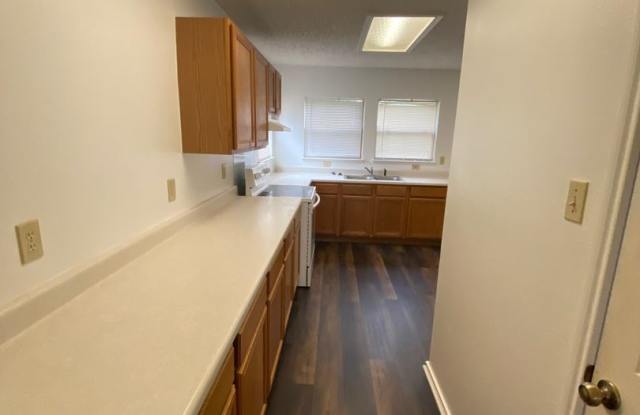 Beautiful 4 Bedroom I/10 / Dezavala Gallery 4