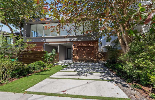 2984 Coconut Ave photos photos