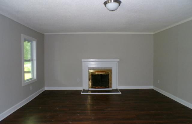 5223 Loop Road Gallery 2