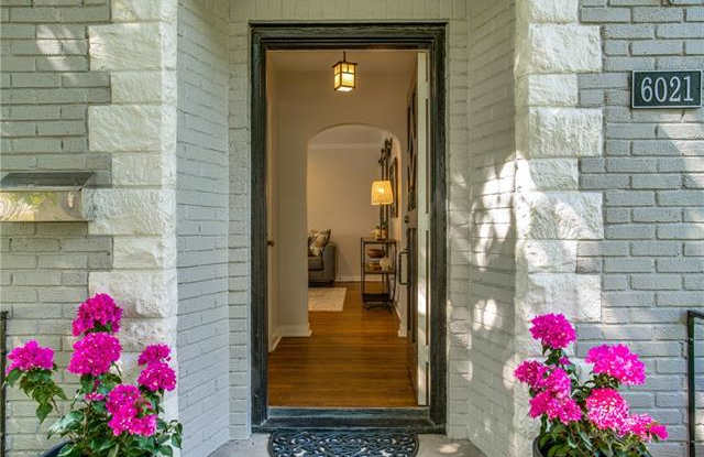 6021 Anita Street Gallery 3