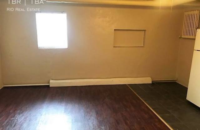 1563 North Washington Street Gallery 4