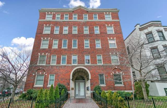 Spacious 1BR Apartment w/ Private Patio in Columbia Heights photos photos