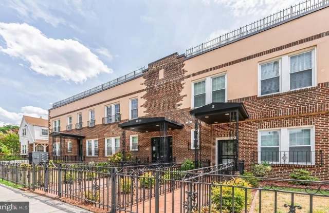 1801 OTIS STREET NE photos photos