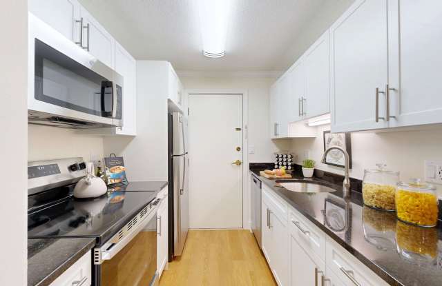 Village Green Apartments Gallery 3