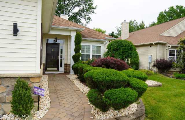 185 Valencia Drive - 185 Valencia Drive, Twin Rivers, NJ 08831 185 Valencia Drive - 185 Valencia Drive, Twin Rivers, NJ 08831