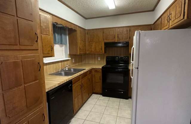Cute Two Bedroom Townhouse in Bossier Gallery 4