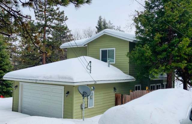 31173 Summit drive - 31173 Summit Drive, Running Springs, CA 92382