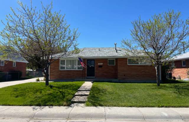 2415 East 8th Street - 2415 East 8th Street, Casper, WY 82609