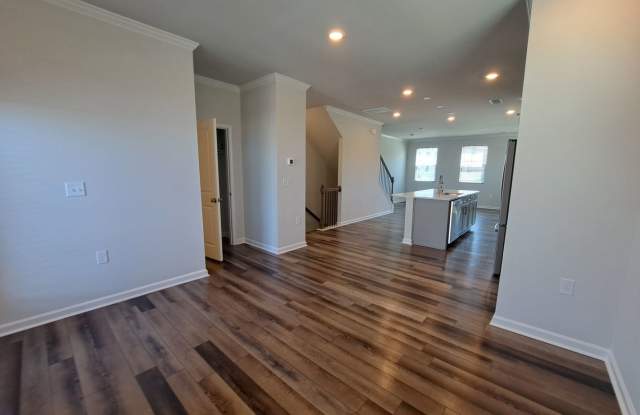Ready to rent! End-Unit townhome in Olde Towne Subdivision! 3 Stories with a 1 car garage Gallery 4