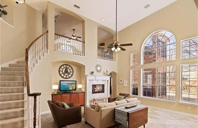 4800 Jamestown Lane Gallery 2