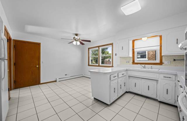 5421 W Windsor Avenue Gallery 4