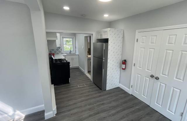 413 Ridge Avenue unit: 3 photos photos