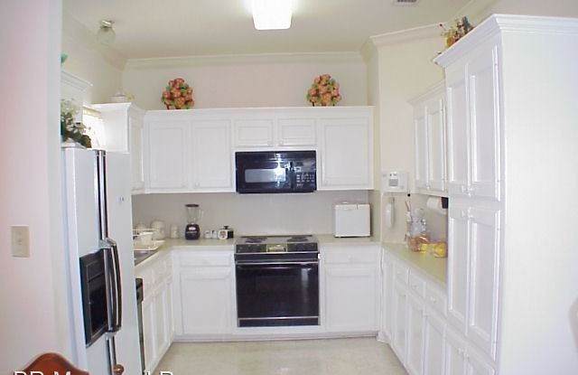 18549 Lake Camellia Gallery 3