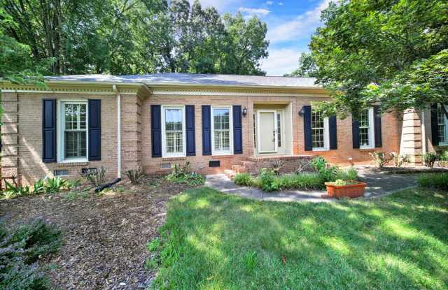 Lovely 3 Bed 2.5 Bath Ranch Home in South Park! photos photos