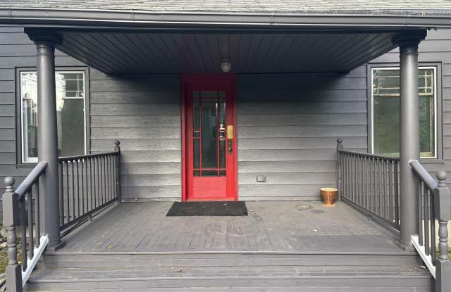 112 Blackberry Alley Gallery 2